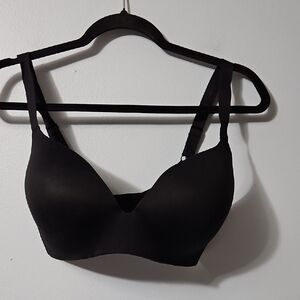 Uniqlo Black Seamless Smooth-Cup Bra Intimates Size 38/40C D  DD